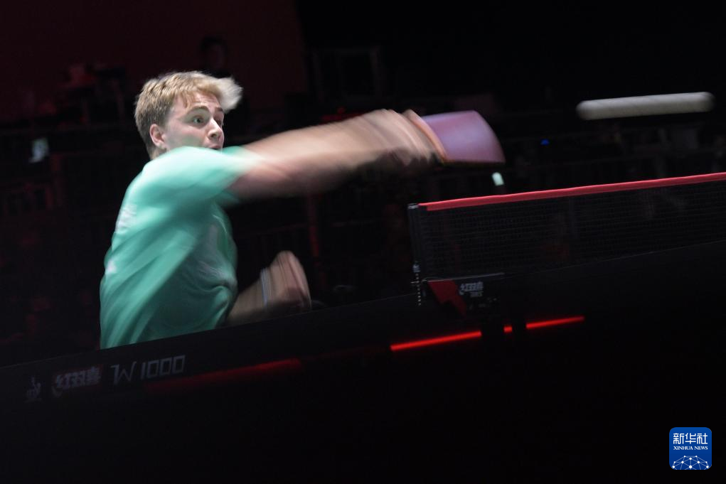 高开低走 高开低走